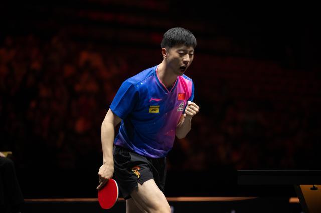 1727707284861098516.jpg 预测平台-马龙携子亮相大满贯赛场 36岁的老将还想赢还能赢