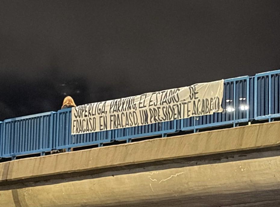 娱乐互动-科贝：马德里街头出现了大量针对弗洛伦蒂诺的批评横幅