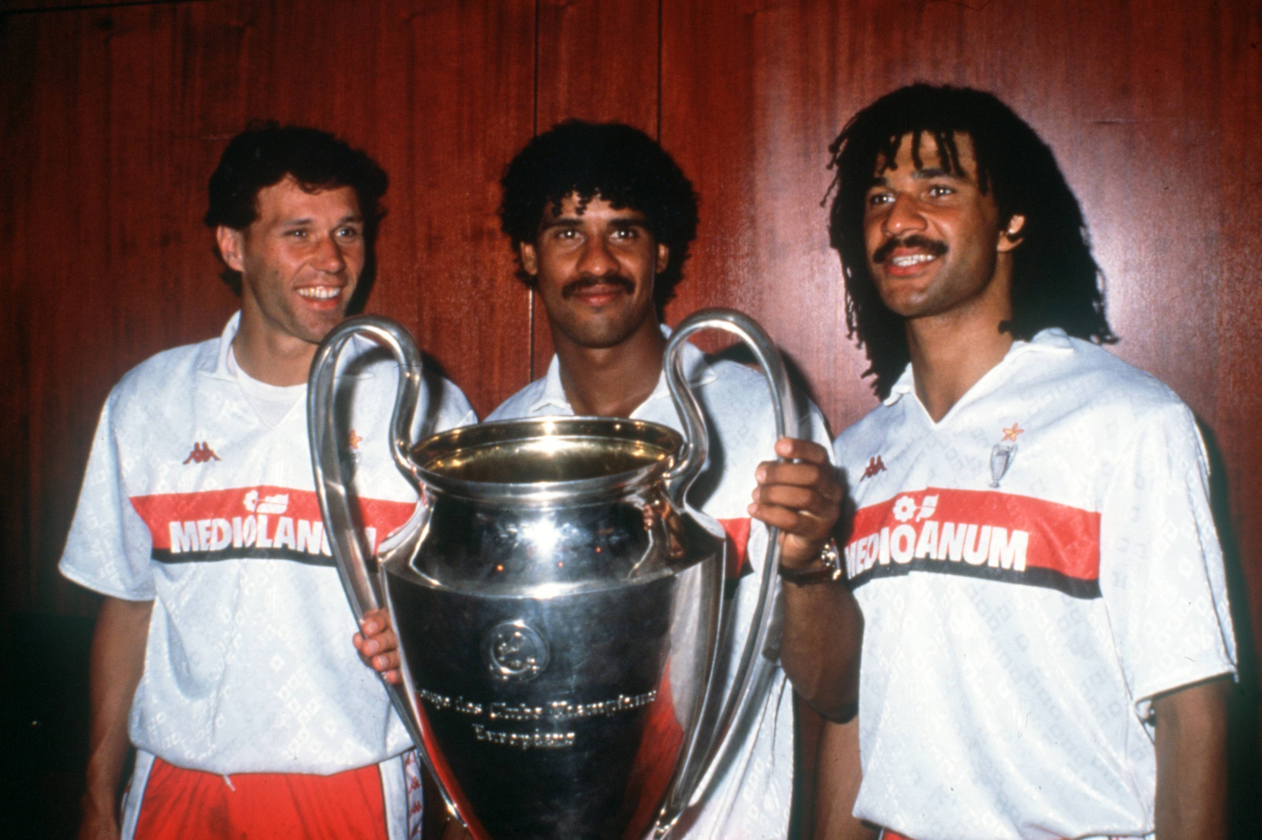 30岁因伤退役！前米兰队医：曾劝范巴斯滕别手术 他本能再踢2-3年