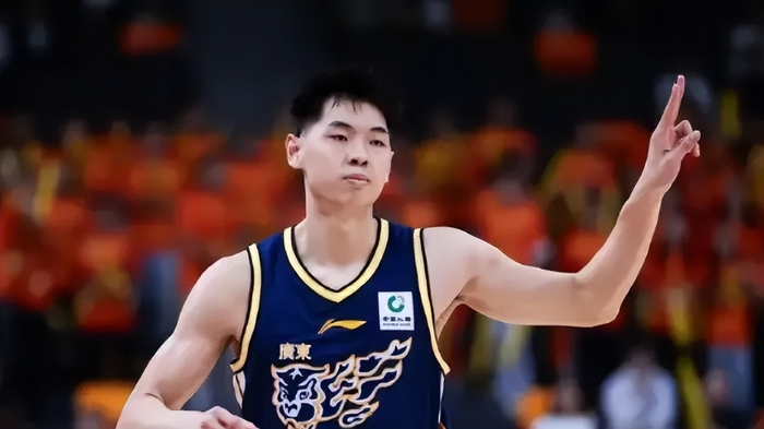 广东输辽宁遭4坏消息！三分+内线全崩，崔永熙低迷，陈家政无地位|胡明轩|杜润旺|徐杰|付豪|比赛_新浪体育_新浪新闻
